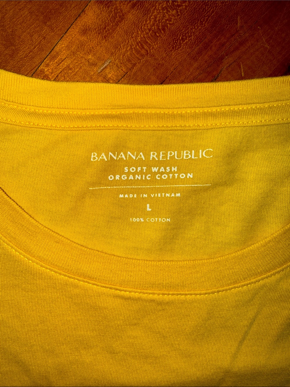 Banana Republic Men's Yellow Crew Neck Short Sleeve Tee